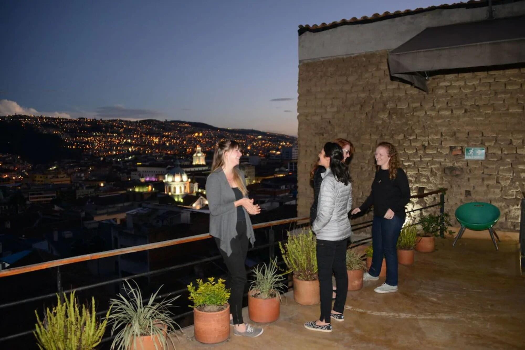 Hotel Casa Gardenia Quito Bagian luar foto