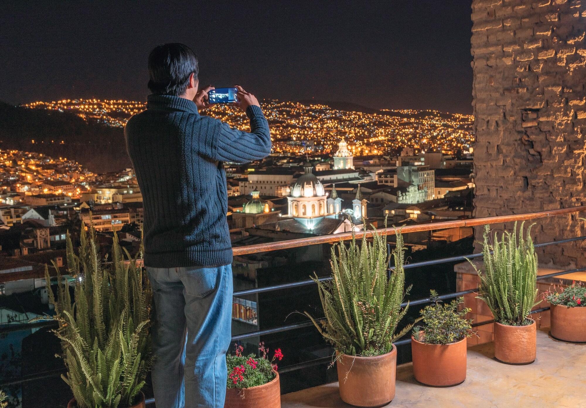 Hotel Casa Gardenia Quito Bagian luar foto