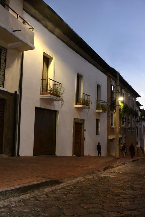 Hotel Casa Gardenia Quito Bagian luar foto